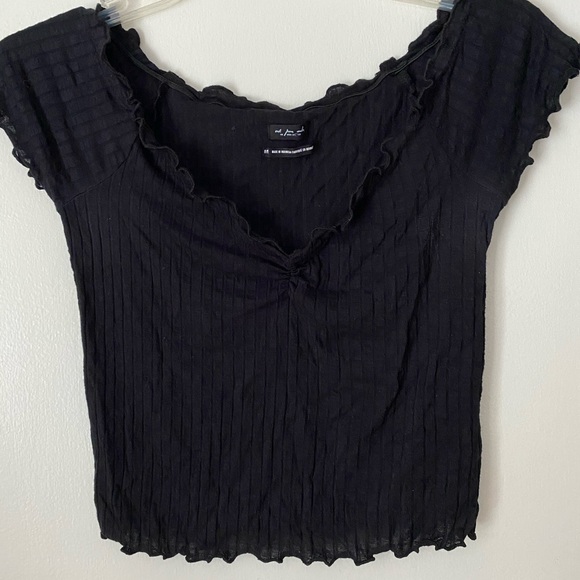 Urban Outfitters - black cropped fitted tee - Picture 2 of 2